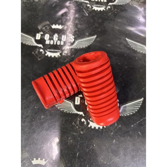 KIRMIZI ÖN BASAMAK LASTİĞİ