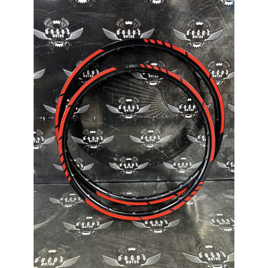 17 - 19 KIRMIZI ŞERİTLİ ÇEMBER