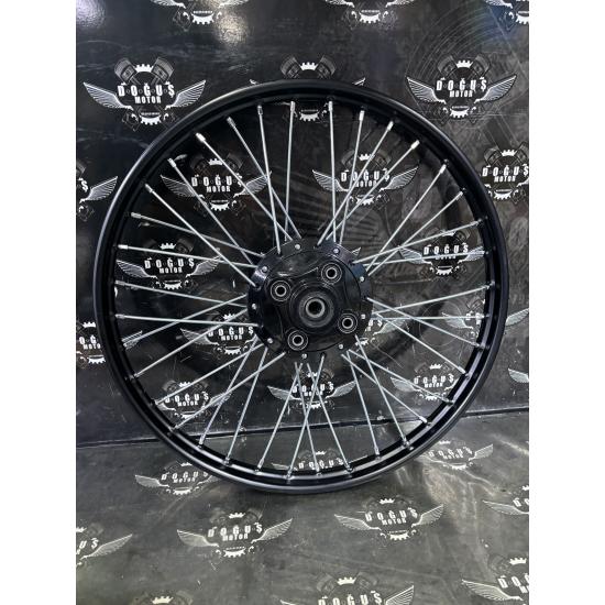 19 DEMİR SİYAH ÇEMBER SİYAH GÖBEK  ARKA JANT 